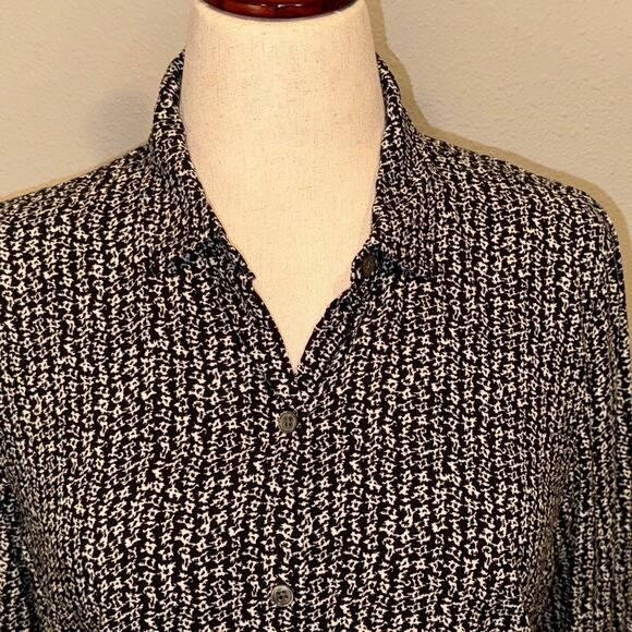 J. Jill blouse black & white patterned button up long sleeve collared shirt Sz M - Picture 3 of 8